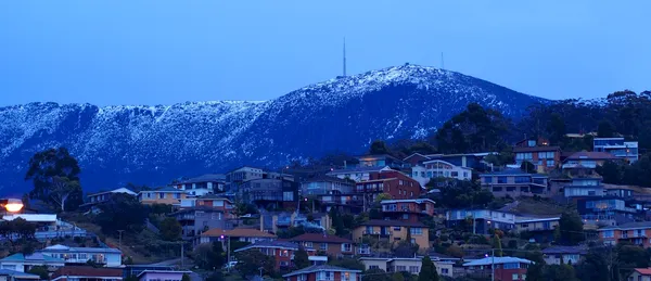 Southerly Surge: Late-Season Wintry Blast to Hit Hobart